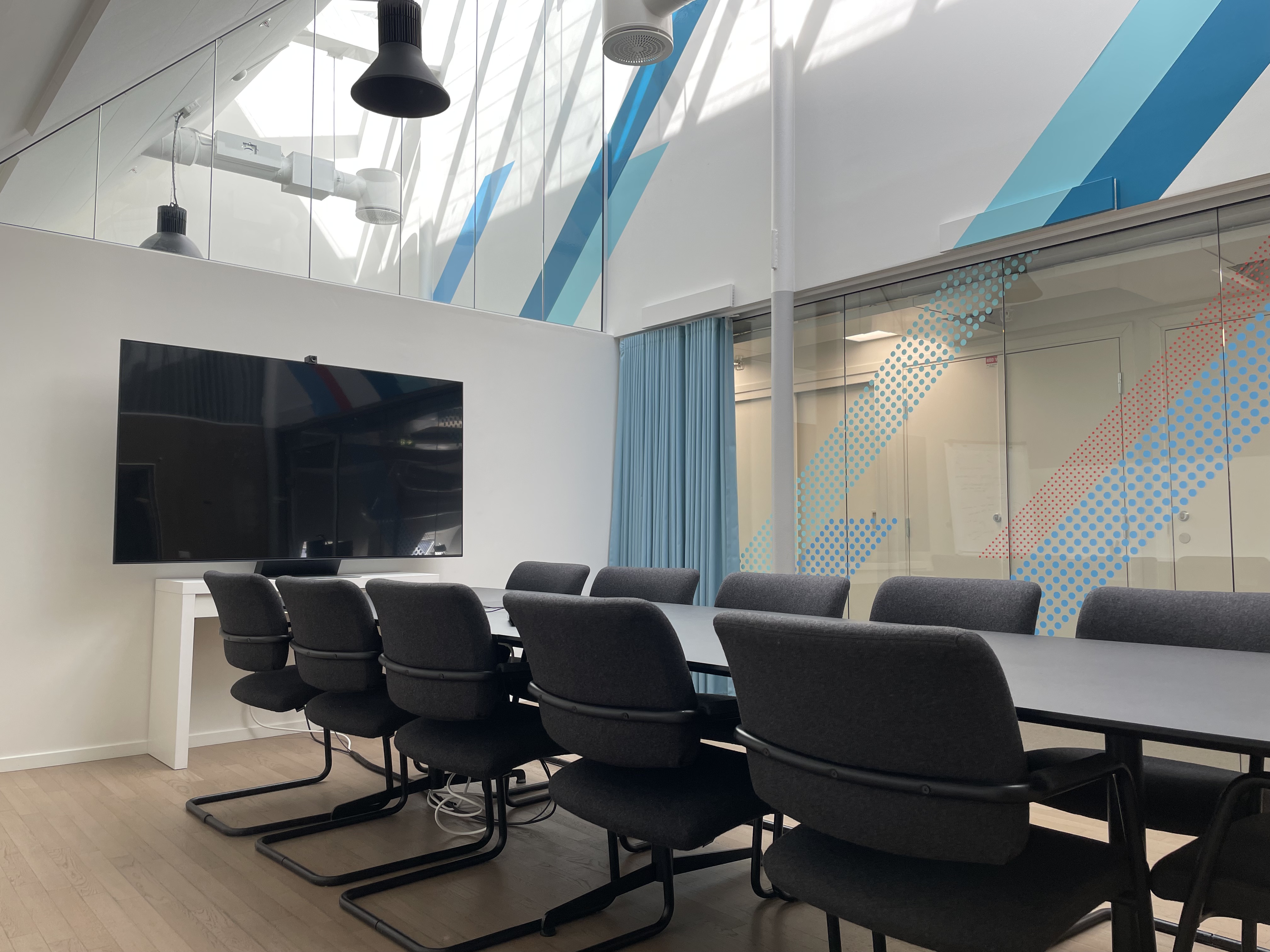 Furnished workspace at Level K6